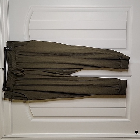 Brand-Simply Emma, Light weight joggers, elastic waste, size 3x, army green - Picture 1 of 3
